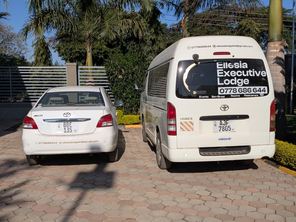 Ellesia Executive Lodge airport shuttle service